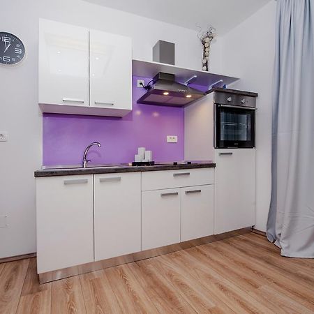 Apartment Api Rovigno Esterno foto
