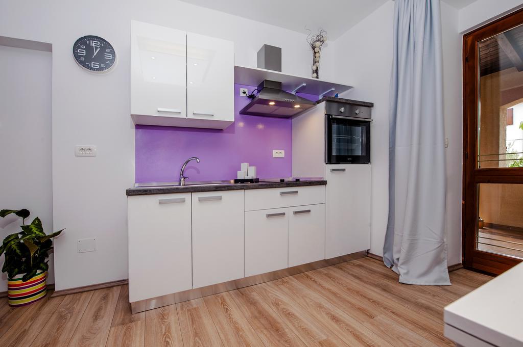 Apartment Api Rovigno Esterno foto